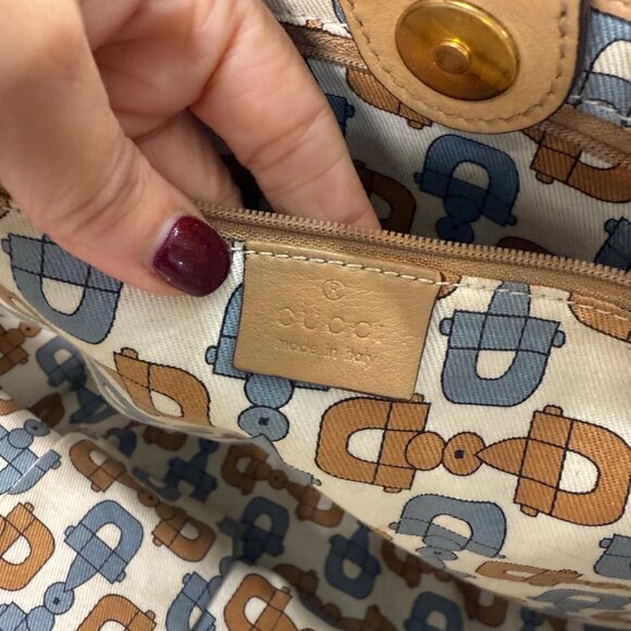 Gucci Guccissima Abbey D-Ring Shoulder Bag. - Picture 9 of 12